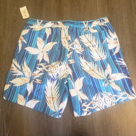 New  Roundtree & Yorke Swim Trunk - Picture 2 of 5